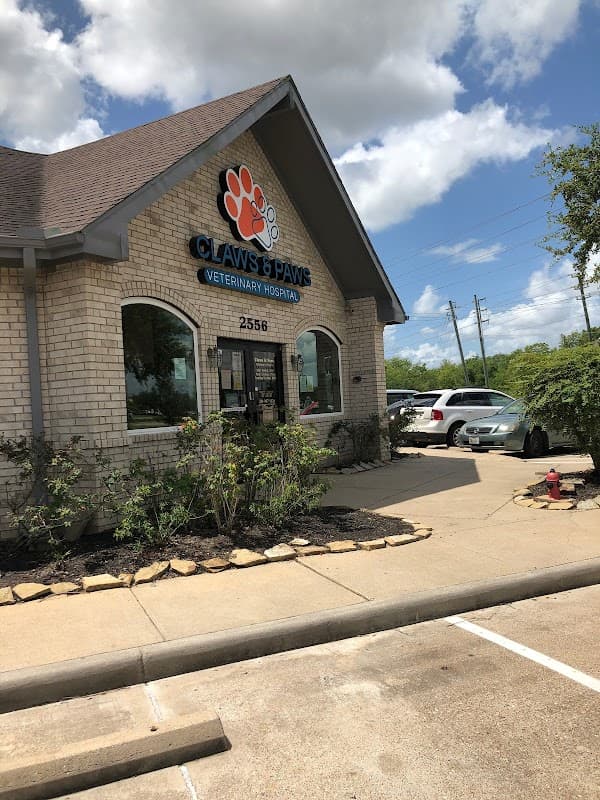 Claws & Paws Veterinary Hospital - General Pest Control in Pearland
