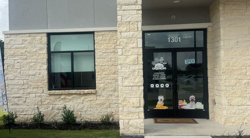 Usa pet Grooming Salon - Katy - General Pest Control in Katy